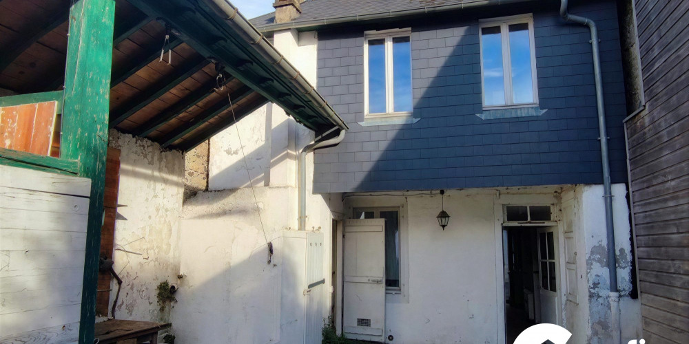 maison à OLORON STE MARIE (64400)